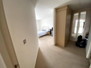 HUGE 2 bed, 2 bathroom appt with Free Parking